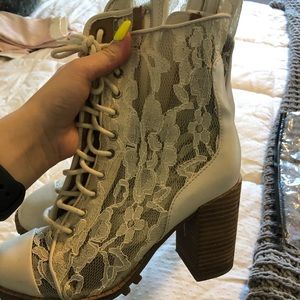 LF lace shoes size 7.5